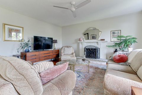 Photo 12 at 2 Bombay Court, Oak Ridges, Richmond Hill