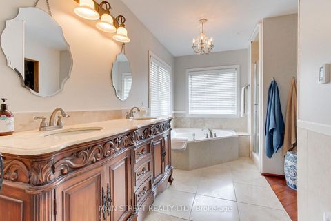 Photo 20 at 2 Bombay Court, Oak Ridges, Richmond Hill