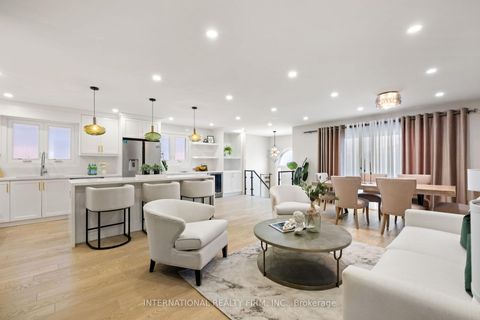 Photo 6 at 7 Boyne Highlands Court, Glen Shields, Vaughan
