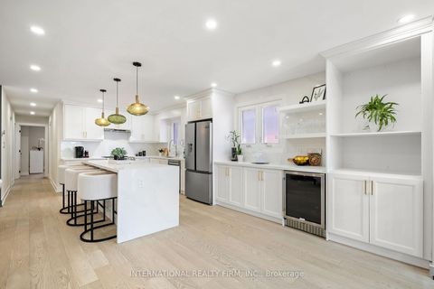 Photo 11 at 7 Boyne Highlands Court, Glen Shields, Vaughan