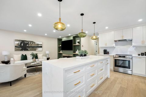 Photo 14 at 7 Boyne Highlands Court, Glen Shields, Vaughan