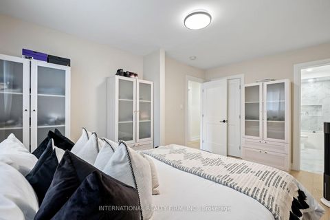 Photo 18 at 7 Boyne Highlands Court, Glen Shields, Vaughan