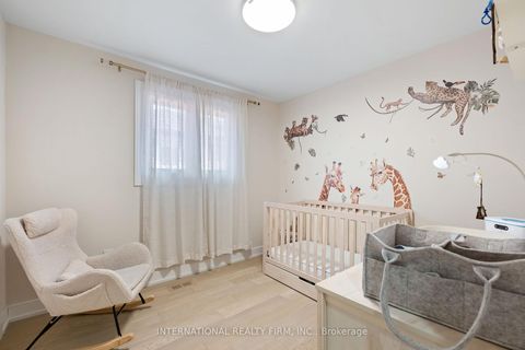 Photo 20 at 7 Boyne Highlands Court, Glen Shields, Vaughan