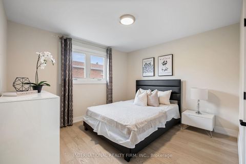 Photo 22 at 7 Boyne Highlands Court, Glen Shields, Vaughan