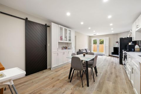 Photo 23 at 7 Boyne Highlands Court, Glen Shields, Vaughan