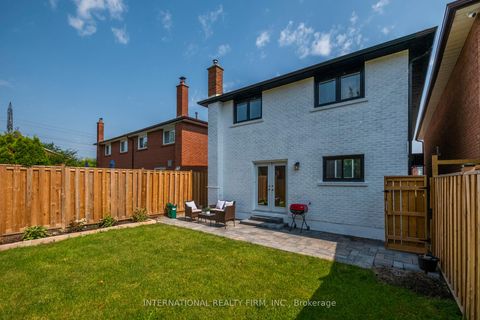 Photo 28 at 7 Boyne Highlands Court, Glen Shields, Vaughan