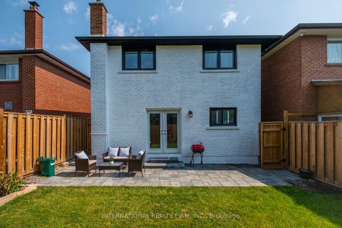 Photo 29 at 7 Boyne Highlands Court, Glen Shields, Vaughan