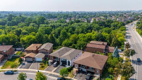 Photo 34 at 7 Boyne Highlands Court, Glen Shields, Vaughan