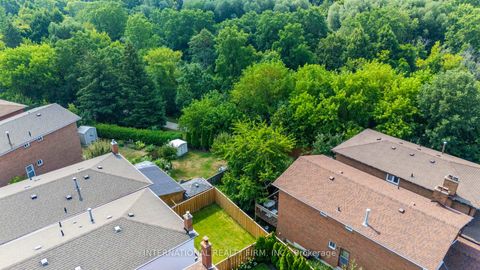 Photo 46 at 7 Boyne Highlands Court, Glen Shields, Vaughan