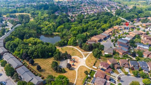Photo 49 at 7 Boyne Highlands Court, Glen Shields, Vaughan