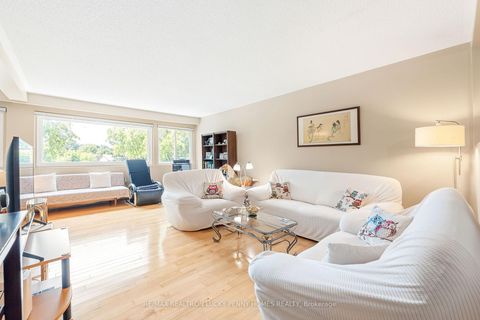 Photo 5 at 25 Silas Hill Drive, Don Valley Village, Toronto