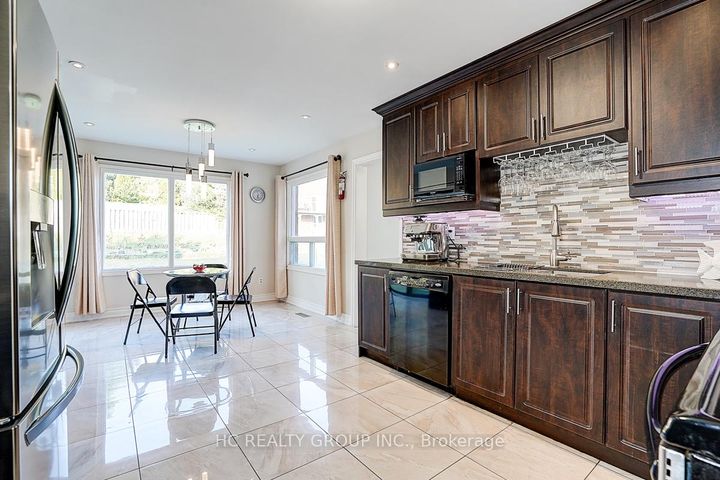 Photo 10 at 19 Delancey Crescent, Markville, Markham