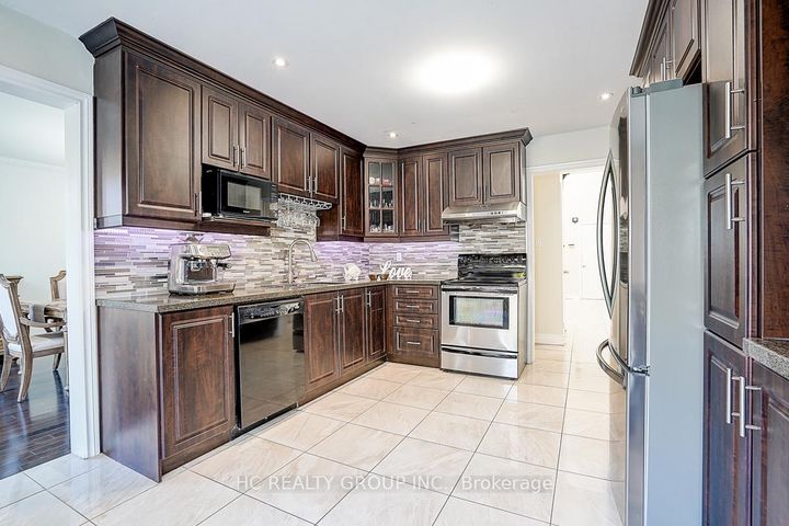 Photo 11 at 19 Delancey Crescent, Markville, Markham