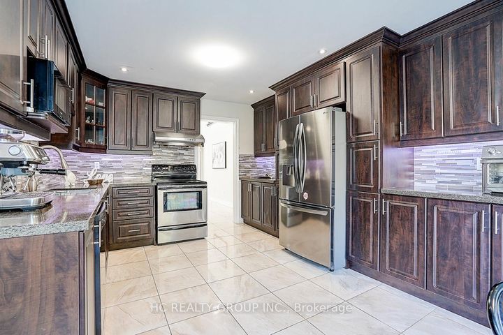 Photo 12 at 19 Delancey Crescent, Markville, Markham