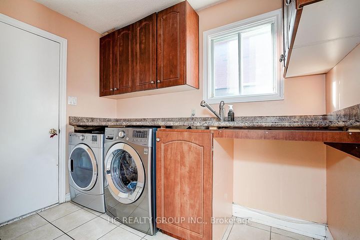 Photo 14 at 19 Delancey Crescent, Markville, Markham
