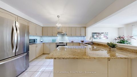 Photo 6 at 7 Rockview Gardens, Concord, Vaughan