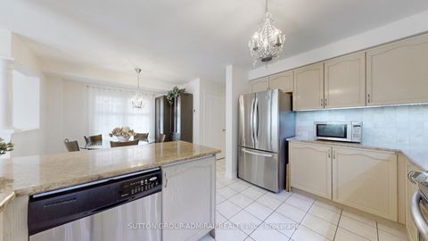 Photo 7 at 7 Rockview Gardens, Concord, Vaughan