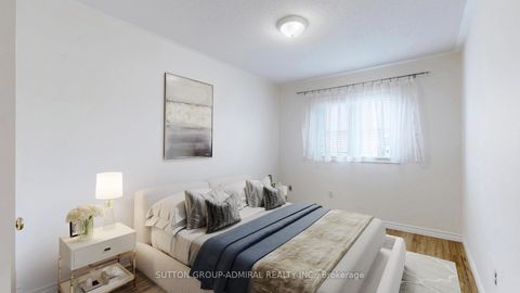 Photo 21 at 7 Rockview Gardens, Concord, Vaughan