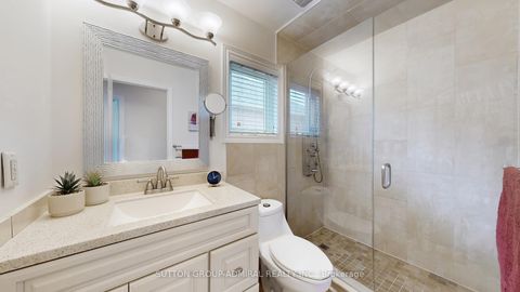 Photo 23 at 7 Rockview Gardens, Concord, Vaughan