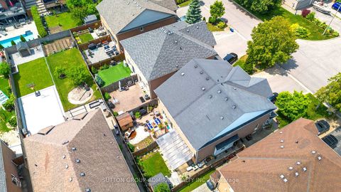 Photo 30 at 7 Rockview Gardens, Concord, Vaughan