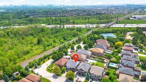 Photo 33 at 7 Rockview Gardens, Concord, Vaughan