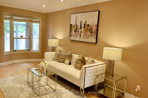 Photo 4 at 100 Nettlecreek Crescent, Milliken, Toronto