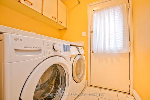 Photo 16 at 100 Nettlecreek Crescent, Milliken, Toronto
