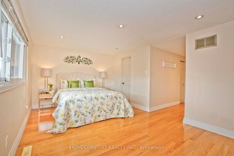 Photo 18 at 100 Nettlecreek Crescent, Milliken, Toronto