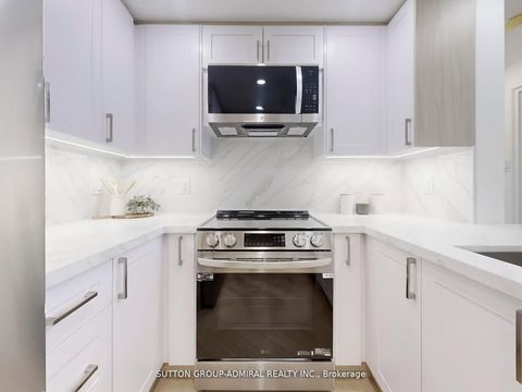 Photo 9 at 401 - 11 Townsgate Drive, Yorkhill, Vaughan