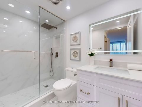Photo 13 at 401 - 11 Townsgate Drive, Yorkhill, Vaughan