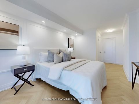 Photo 16 at 401 - 11 Townsgate Drive, Yorkhill, Vaughan