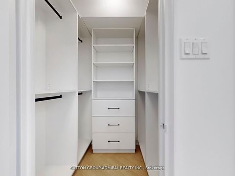 Photo 17 at 401 - 11 Townsgate Drive, Yorkhill, Vaughan
