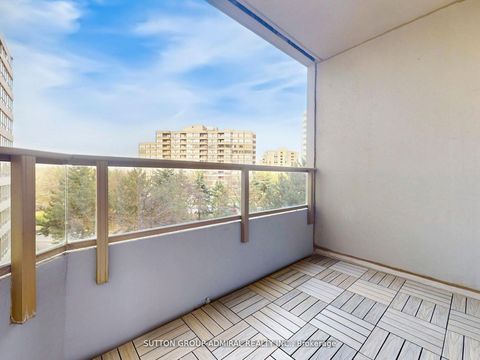 Photo 24 at 401 - 11 Townsgate Drive, Yorkhill, Vaughan