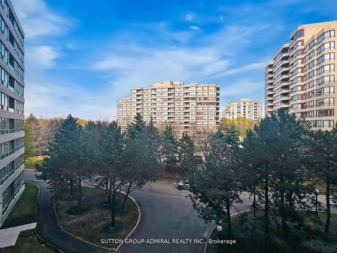 Photo 26 at 401 - 11 Townsgate Drive, Yorkhill, Vaughan