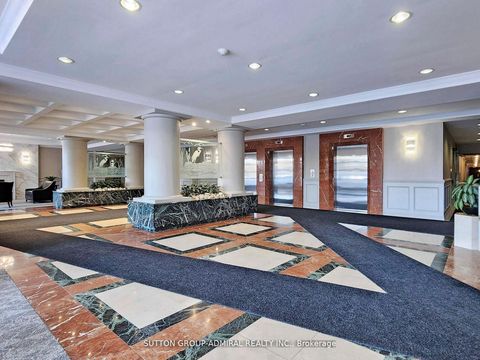 Photo 32 at 401 - 11 Townsgate Drive, Yorkhill, Vaughan