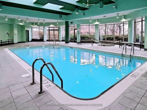 Photo 34 at 401 - 11 Townsgate Drive, Yorkhill, Vaughan