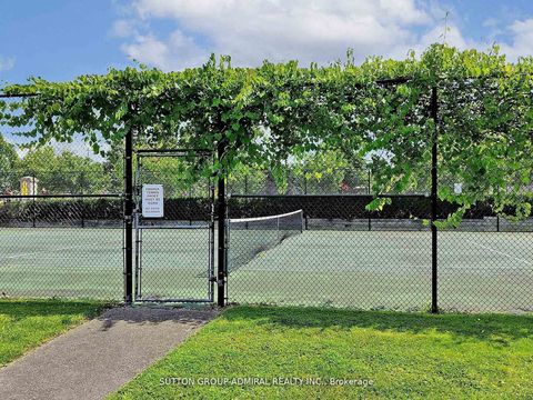 Photo 43 at 401 - 11 Townsgate Drive, Yorkhill, Vaughan