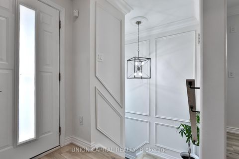 Photo 2 at 21 Avon Crescent, East Woodbridge, Vaughan