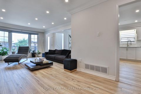 Photo 5 at 21 Avon Crescent, East Woodbridge, Vaughan
