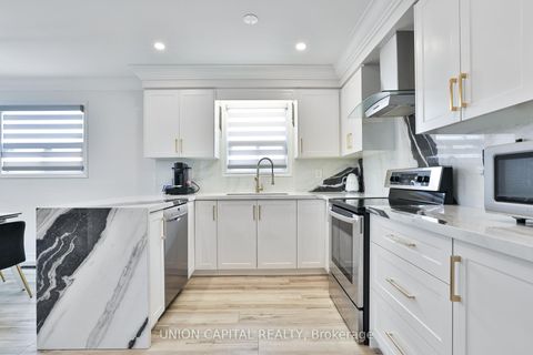 Photo 12 at 21 Avon Crescent, East Woodbridge, Vaughan