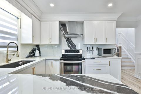 Photo 13 at 21 Avon Crescent, East Woodbridge, Vaughan