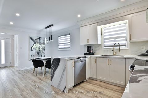 Photo 14 at 21 Avon Crescent, East Woodbridge, Vaughan