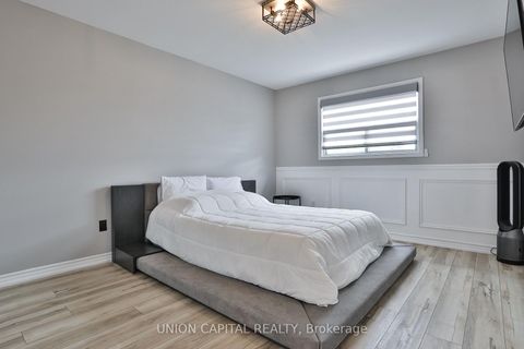 Photo 16 at 21 Avon Crescent, East Woodbridge, Vaughan