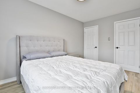 Photo 20 at 21 Avon Crescent, East Woodbridge, Vaughan