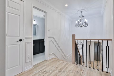 Photo 22 at 21 Avon Crescent, East Woodbridge, Vaughan