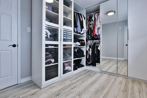 Photo 24 at 21 Avon Crescent, East Woodbridge, Vaughan