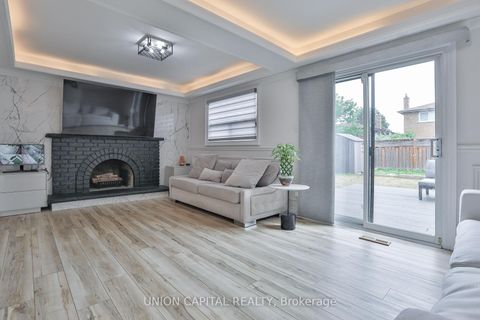 Photo 27 at 21 Avon Crescent, East Woodbridge, Vaughan