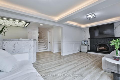 Photo 31 at 21 Avon Crescent, East Woodbridge, Vaughan
