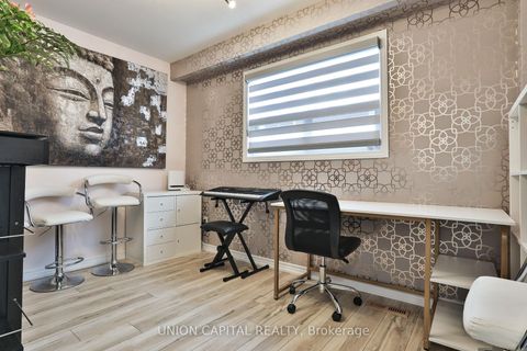 Photo 34 at 21 Avon Crescent, East Woodbridge, Vaughan