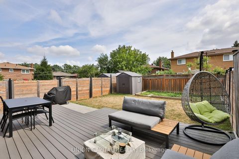 Photo 37 at 21 Avon Crescent, East Woodbridge, Vaughan